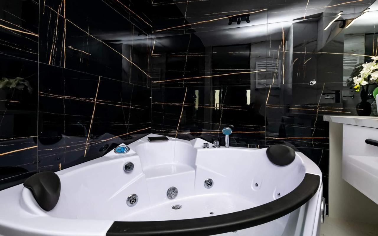 Loveroom Panorama Park Jacuzzi Białystok Eksteriør billede